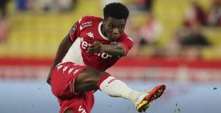 Монако иска от Реал още 15 млн.за Чуамени