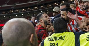  Атлетико разследва инцидентите след мача с Виляреал 