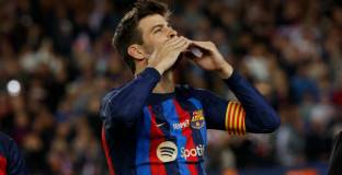 Жерард Пике се сбогува с “Камп Ноу” при победа на Барса
