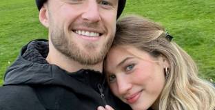 Играч на Тотнъм се сгоди за бившата на Санчес 