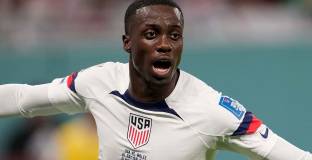 Тимъти Уеа: Постигнах нещо, което баща ми не направи