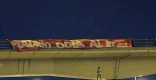  Фенове на Атлетико с провокации срещу Реал Мадрид   