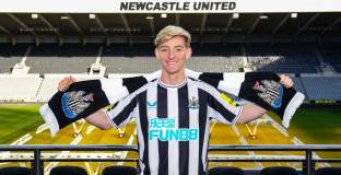 Нюкасъл обяви трансфер на Гордън