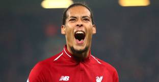 Слот иска нов договор за Ван Дайк