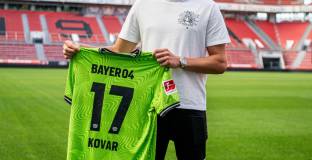 Байер привлече вратар от Ман Юнайтед