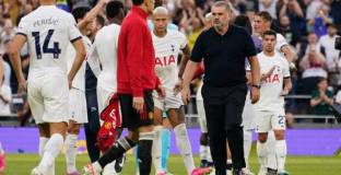 Невил: Няма съмнение, че нещо се случва в Тотнъм