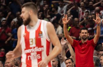  Джокович посети мач на Цървена звезда в Евролигата. 