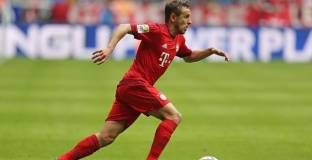 Байерн предложи на Рафиня нов договор 