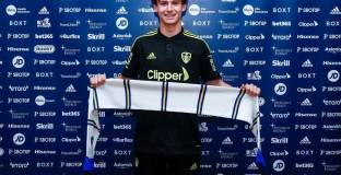 Лийдс обяви трансфера на Ааронсон