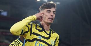 Арсенал с класика в Престън