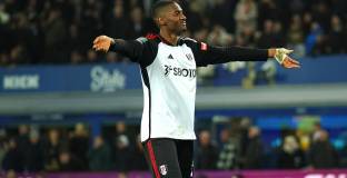 Ман Юнайтед се интересува от Адарабиойо