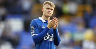 Евертън ще предложи нов договор на Брантуейт