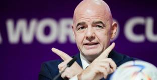 Инфантино: Трябва да има служебна загуба за расизъм  