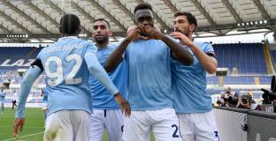 Дузпа в края помогна на Лацио да измести Рома от топ 6 (видео)