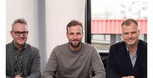 Щутгарт удължи договора с Хьонес