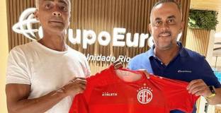 Ромарио поднови кариерата си на 58 г.