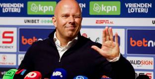 Слот: Арсенал имаше 8 точки преднина, но Ман Сити навакса 