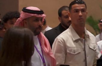 Роналдо пристигна на мача между Усик и Фюри. 