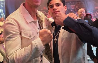 Райън Гарсия се срещна с Роналдо преди боя Усик – Фюри. 