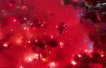 Бурната реакция на феновете на Олимпиакос. 