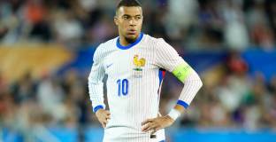 Франция надигра Австрия с автогол