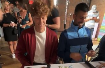 Синер и Джокович се снимаха в Ню Йорк. 