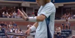 Рубльов окървави ръката си, Гришо спечели първия сет