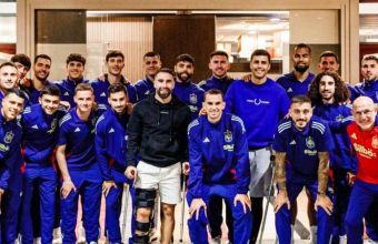 Карвахал и Родри посетиха испанските национали с патерици 