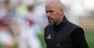 Слот: Жалко, че Ман Юнайтед уволни Тен Хаг