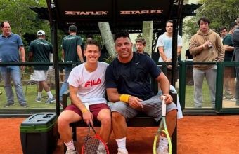 „Животът продължава да ми дава уникални моменти. С феномена Роналдо“, написа Диего Шварцман към снимка с Феномена.