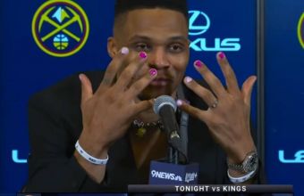 Ръсел Уестбрук игра с лакирани нокти в мач срещу Сакраменто Кингс.