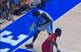 Хаман Малуах, който играе за университета Дюк в NCA , се почувства зле по време на мача с университет на Северна Каролина и повърна на корта, докато отборът му атакуваше. 