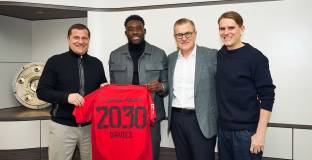 Байерн Мюнхен удължи с Алфонсо Дейвис 