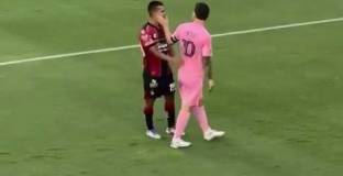 Меси удари шамар на играч на Атлас