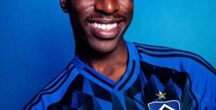 Локонга смени Арсенал в Хамбург