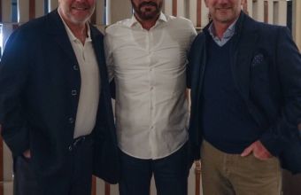 Президентът на  ФИА  Мохамед бин Сулайем публикува съвместни снимки с бившия шеф на Ред Бул Кристиан Хорнър и настоящия шеф на Макларън Зак Браун.