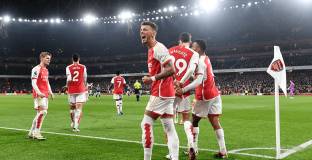 Арсенал с късна победа над Брентфорд (видео)