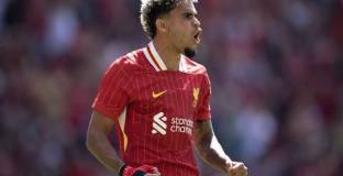 Диаз с хетрик в победата над Байер