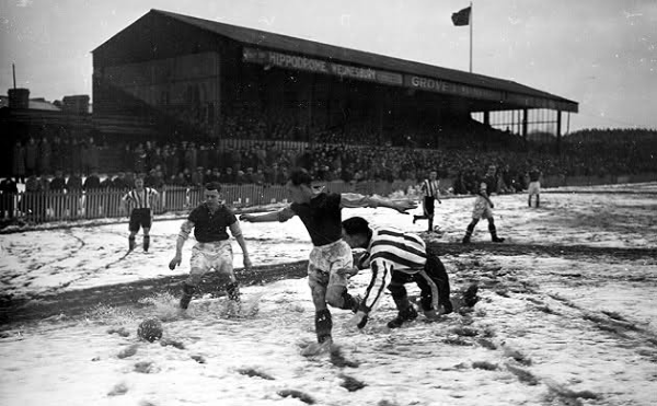 1938 година. Суровият британски футбол. 
