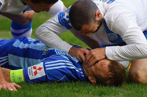 Канкава от отбора на Днипро спаси живота на Олег Гусев, след като втория си глътна езика по време на мача