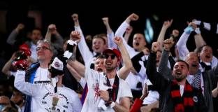  Част от феновете на Барса напуснали трибуните 