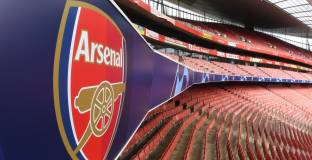 Арсенал ще пристъпи към финала на ШЛ срещу ПСЖ