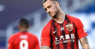 Уест Хем обмисля връщане на Арнаутович от Китай