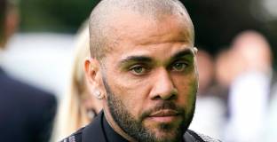 Дани Алвеш се завръща във футбола?