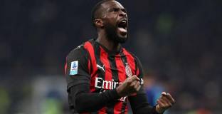 Томори е близо до нов договор с Милан