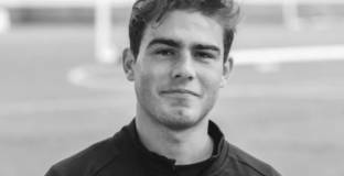  20-годишен почина на терена от инфаркт 