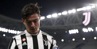  Нюкасъл е лидер в борбата за Дибала