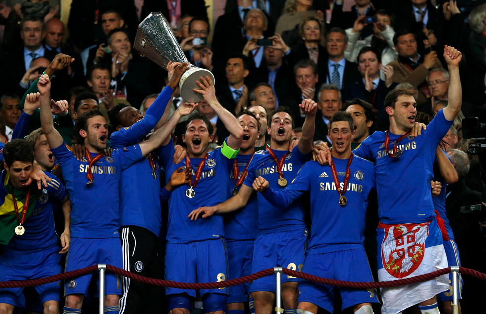  Макар и за 10 дни Челси ще е едновременно носител на Шампионска лига и Лига Европа