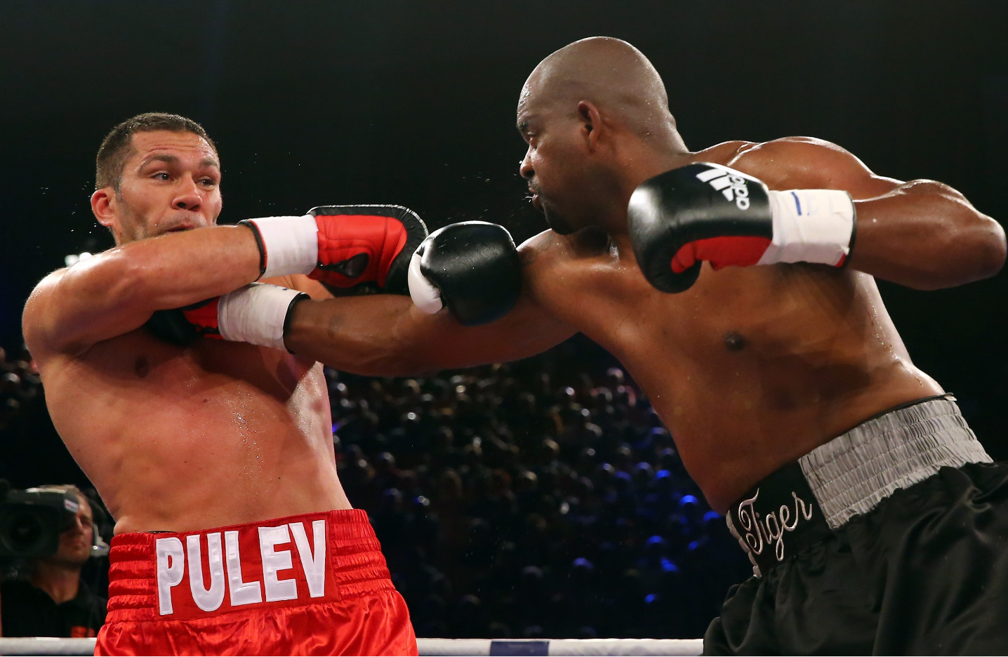 Кубрат Пулев надви Тони Томпсън 