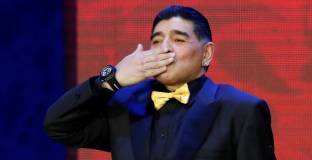 Марадона подкрепи националния на Аржентина